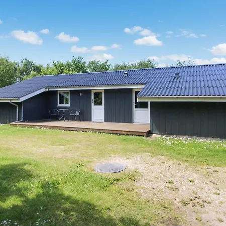 Holiday home Fredger - 1-8km From The Sea In Western Jutland By Interhome