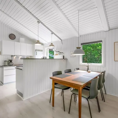 Fredger - 1-8km From The Sea By Interhome *