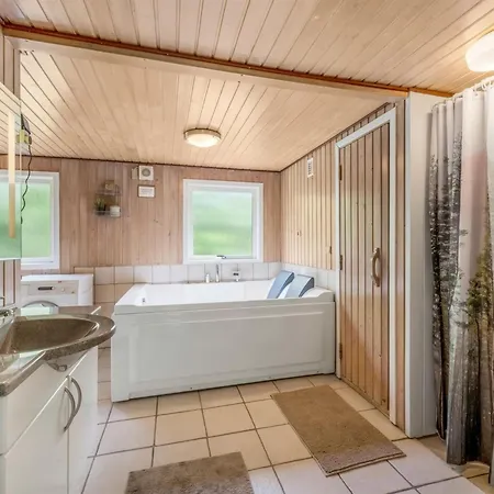 Fredger - 1-8km From The Sea By Interhome